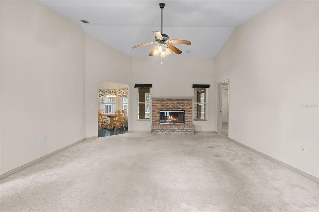 Active With Contract: $378,000 (3 beds, 2 baths, 1871 Square Feet)