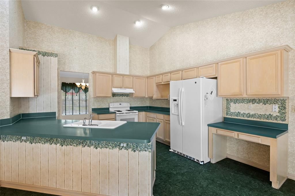 Active With Contract: $378,000 (3 beds, 2 baths, 1871 Square Feet)