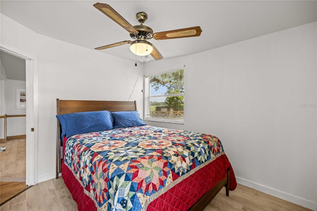 For Sale: $325,000 (2 beds, 1 baths, 1225 Square Feet)