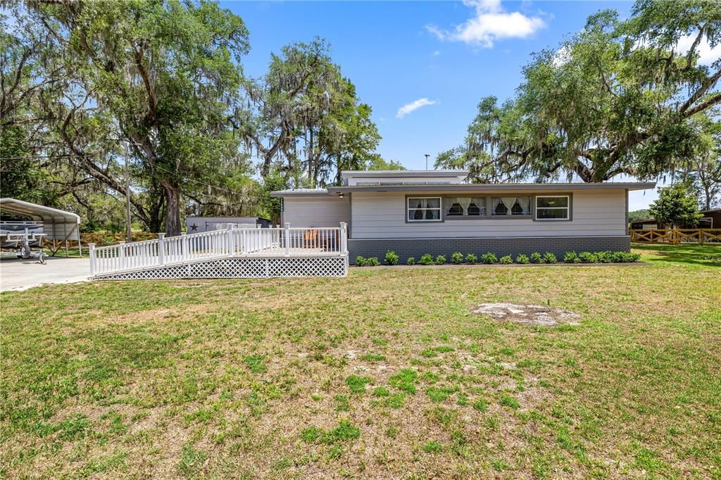 For Sale: $325,000 (2 beds, 1 baths, 1225 Square Feet)