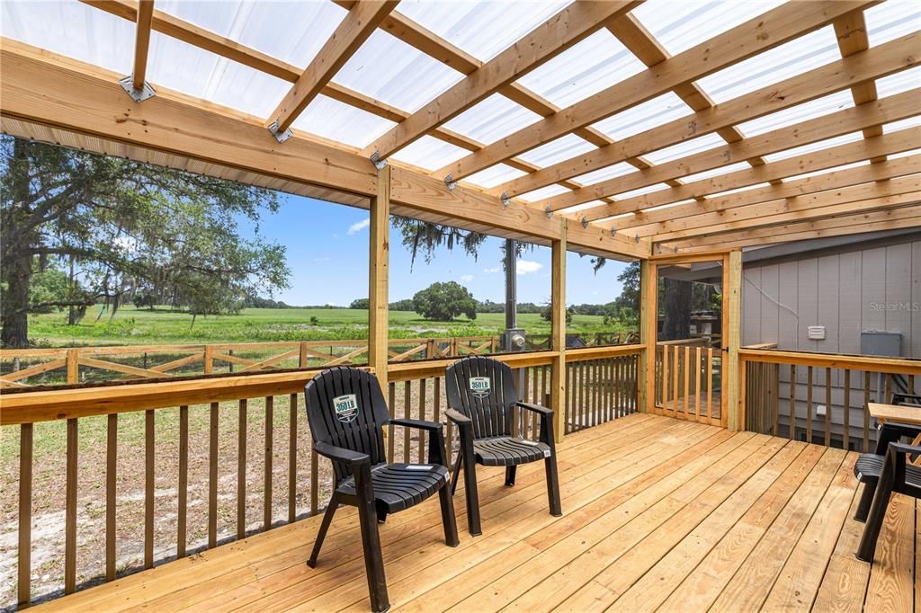 For Sale: $325,000 (2 beds, 1 baths, 1225 Square Feet)