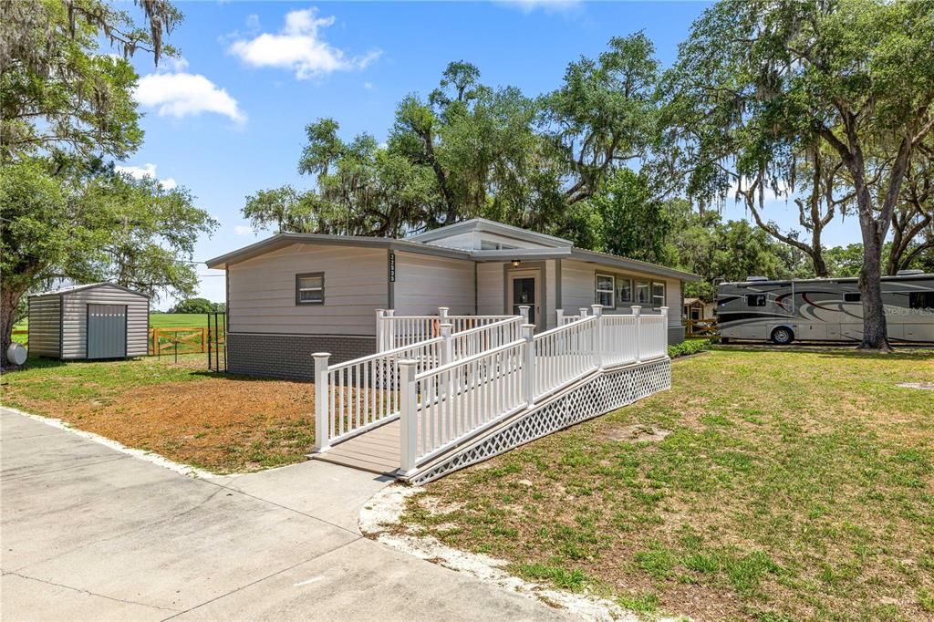 For Sale: $325,000 (2 beds, 1 baths, 1225 Square Feet)