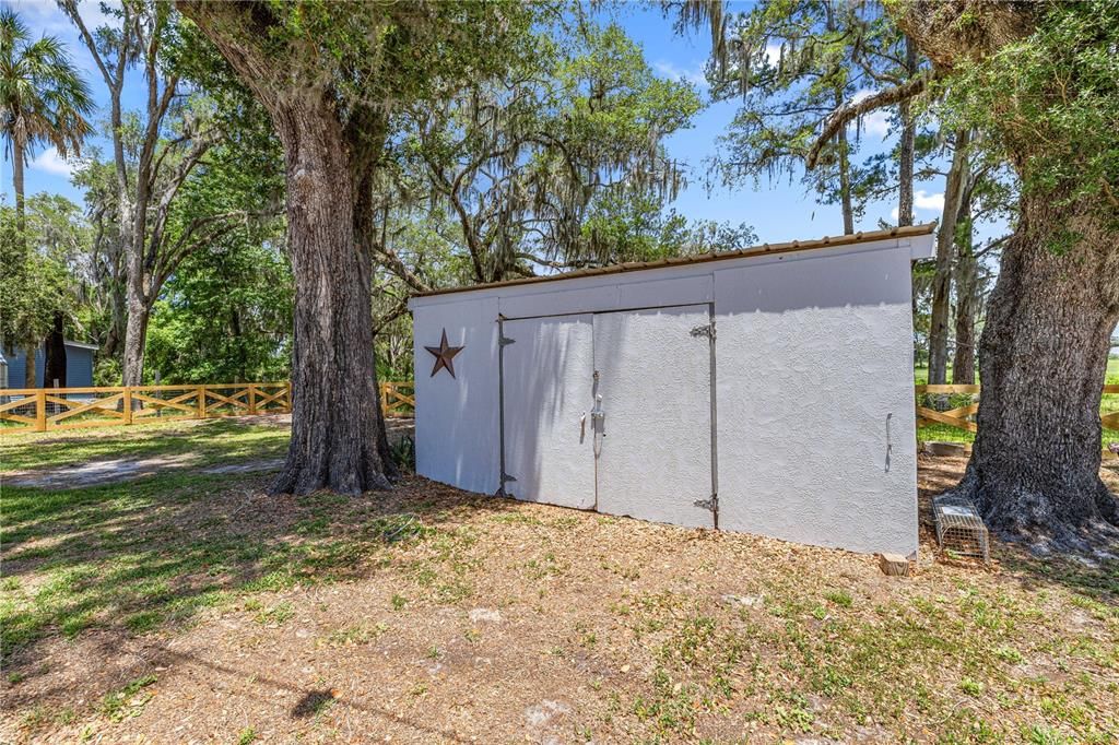 For Sale: $325,000 (2 beds, 1 baths, 1225 Square Feet)