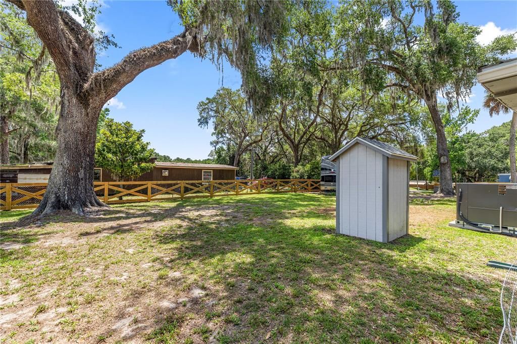 For Sale: $325,000 (2 beds, 1 baths, 1225 Square Feet)