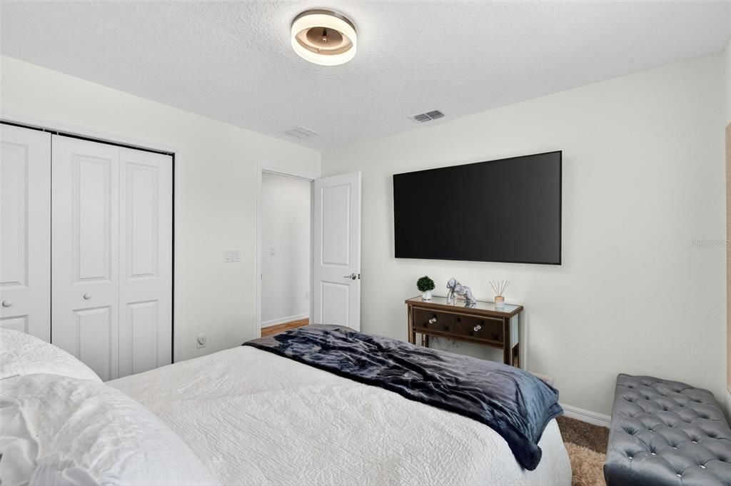 For Sale: $474,900 (5 beds, 2 baths, 2869 Square Feet)