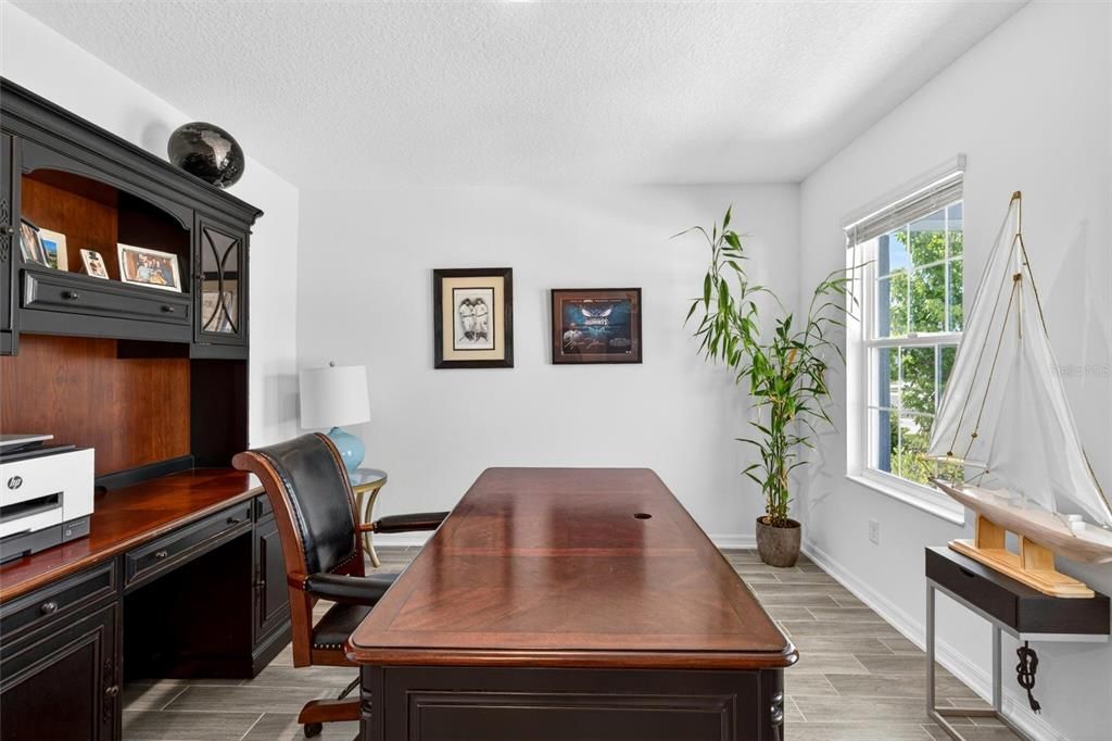 For Sale: $474,900 (5 beds, 2 baths, 2869 Square Feet)
