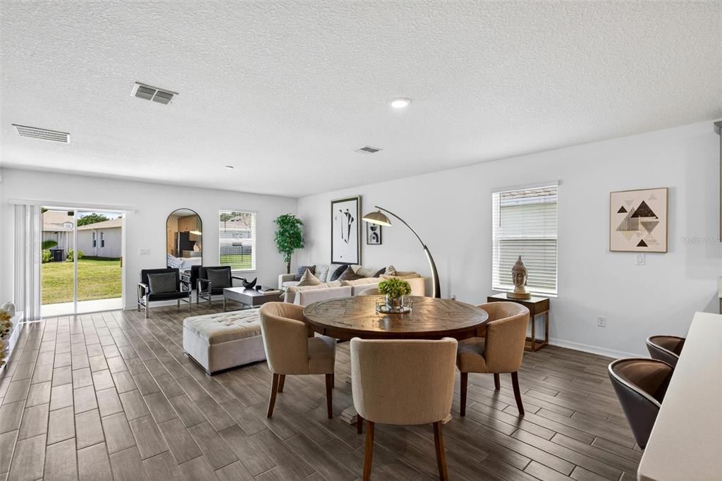 For Sale: $474,900 (5 beds, 2 baths, 2869 Square Feet)