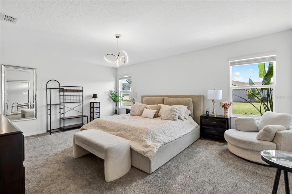 For Sale: $474,900 (5 beds, 2 baths, 2869 Square Feet)