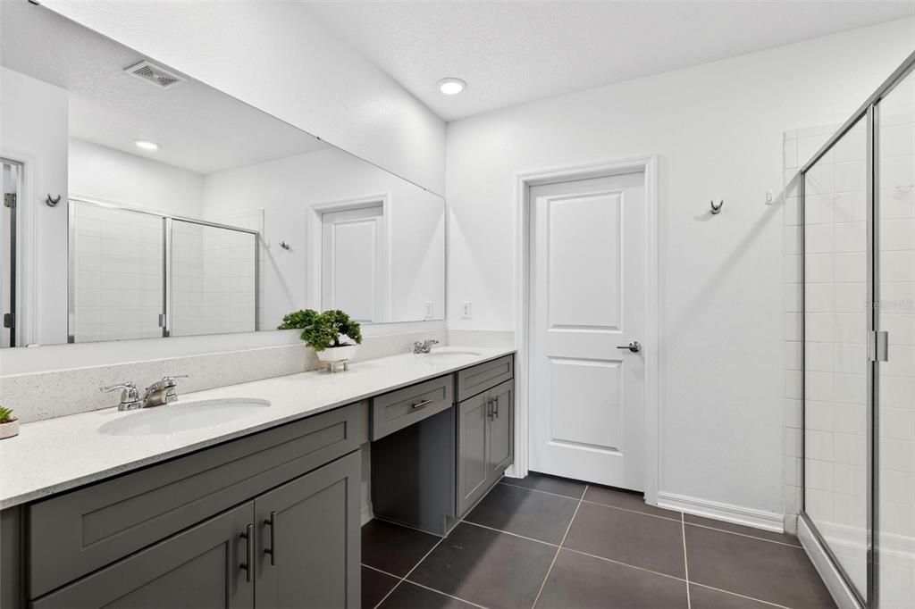 For Sale: $474,900 (5 beds, 2 baths, 2869 Square Feet)