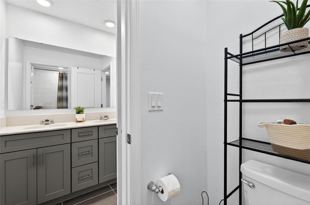 For Sale: $474,900 (5 beds, 2 baths, 2869 Square Feet)