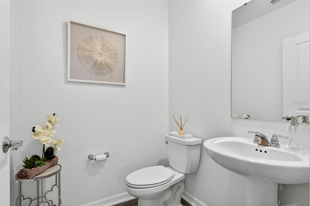 For Sale: $474,900 (5 beds, 2 baths, 2869 Square Feet)