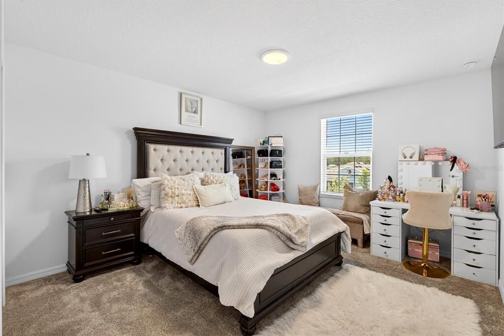 For Sale: $474,900 (5 beds, 2 baths, 2869 Square Feet)