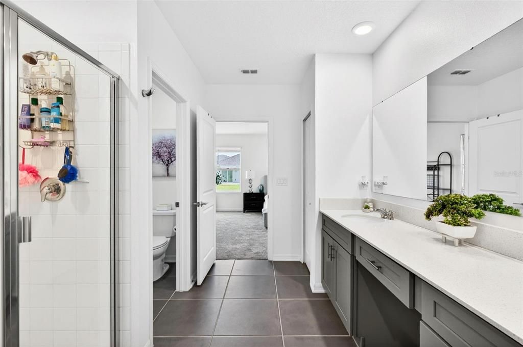 For Sale: $474,900 (5 beds, 2 baths, 2869 Square Feet)