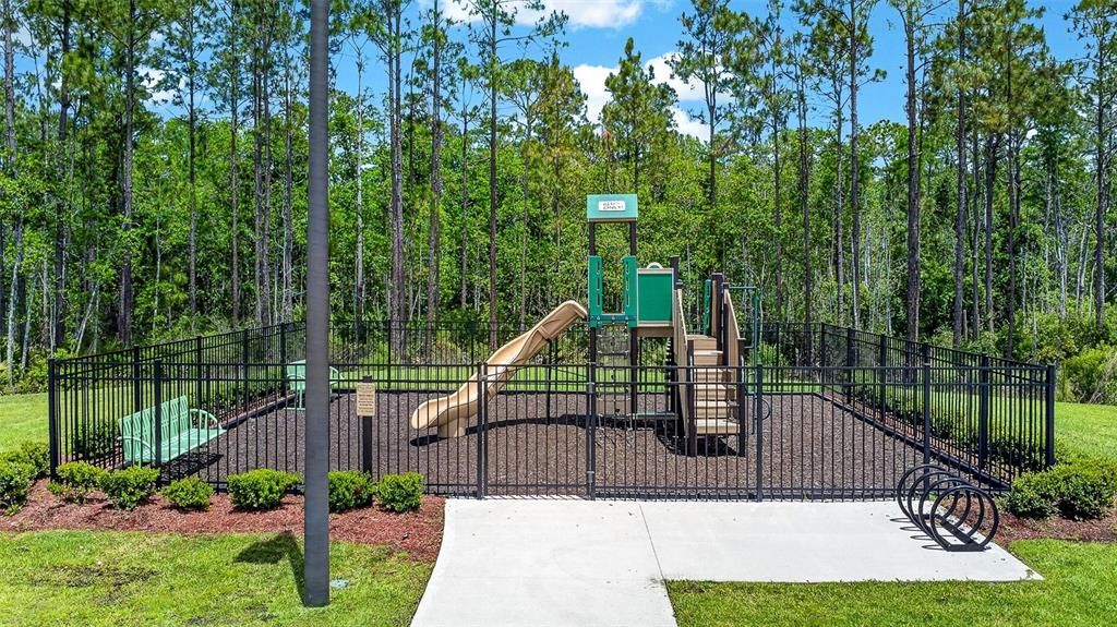 For Sale: $474,900 (5 beds, 2 baths, 2869 Square Feet)