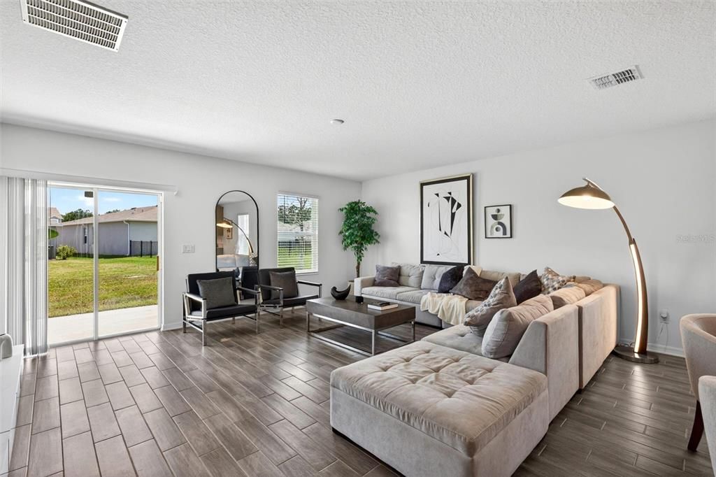 For Sale: $474,900 (5 beds, 2 baths, 2869 Square Feet)