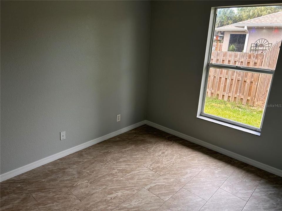 Activo con contrato: $249,000 (3 camas, 2 baños, 1237 Pies cuadrados)