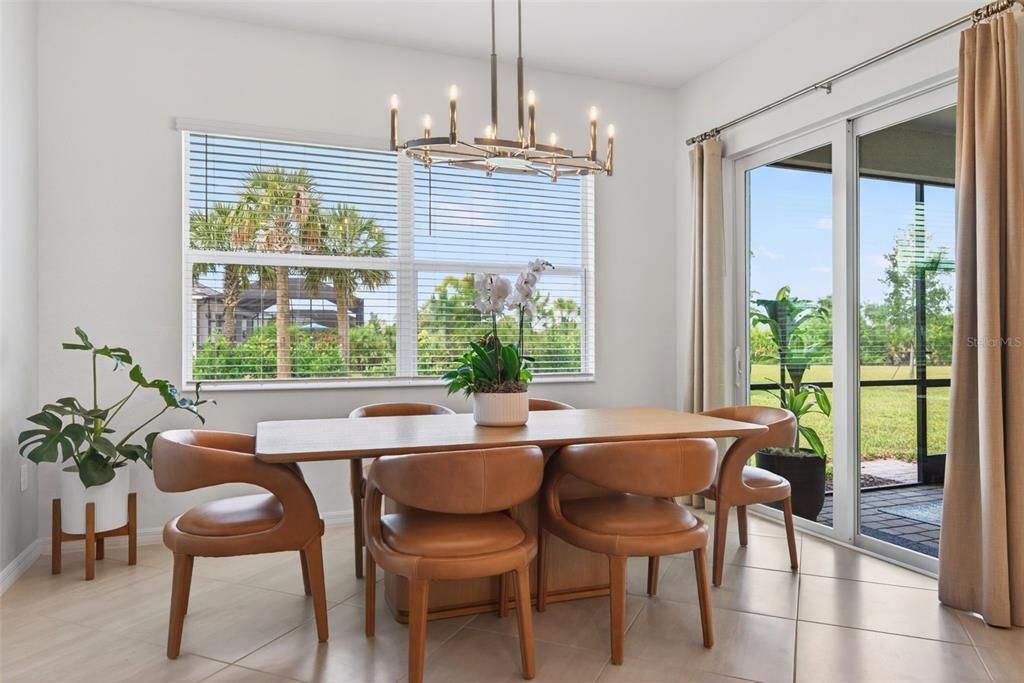 En Venta: $875,000 (3 camas, 3 baños, 2651 Pies cuadrados)