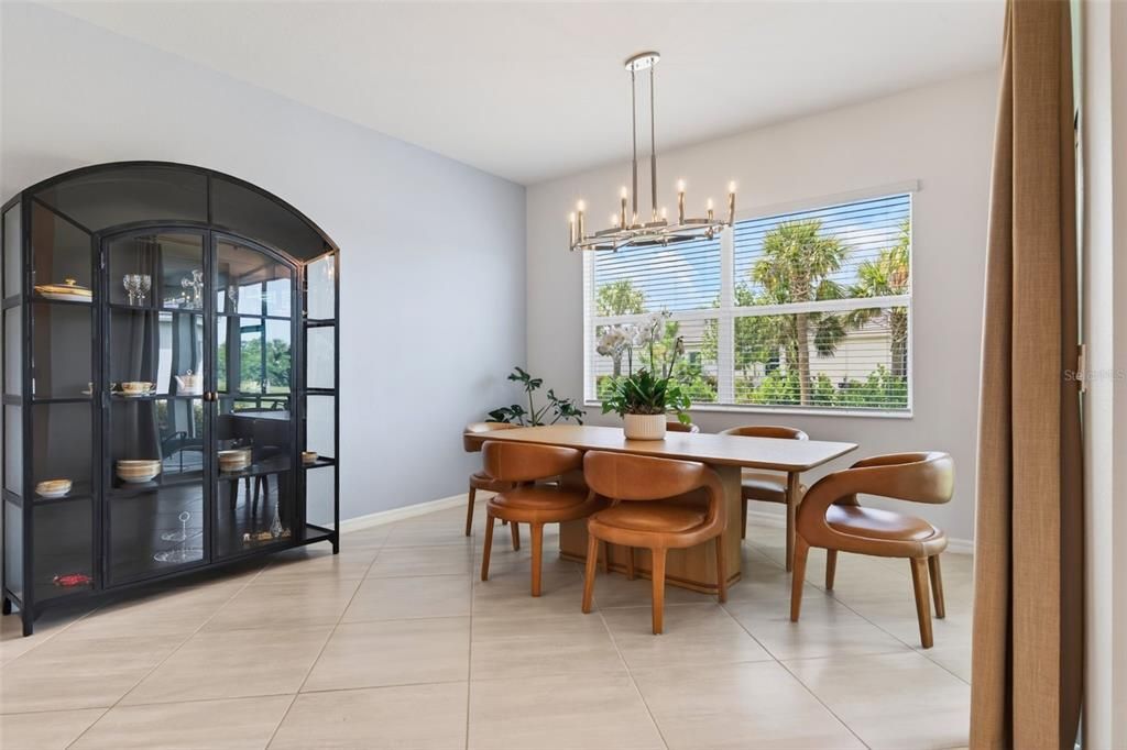 En Venta: $875,000 (3 camas, 3 baños, 2651 Pies cuadrados)