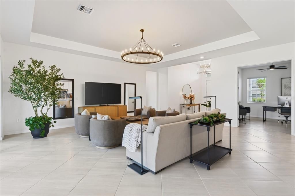 En Venta: $875,000 (3 camas, 3 baños, 2651 Pies cuadrados)