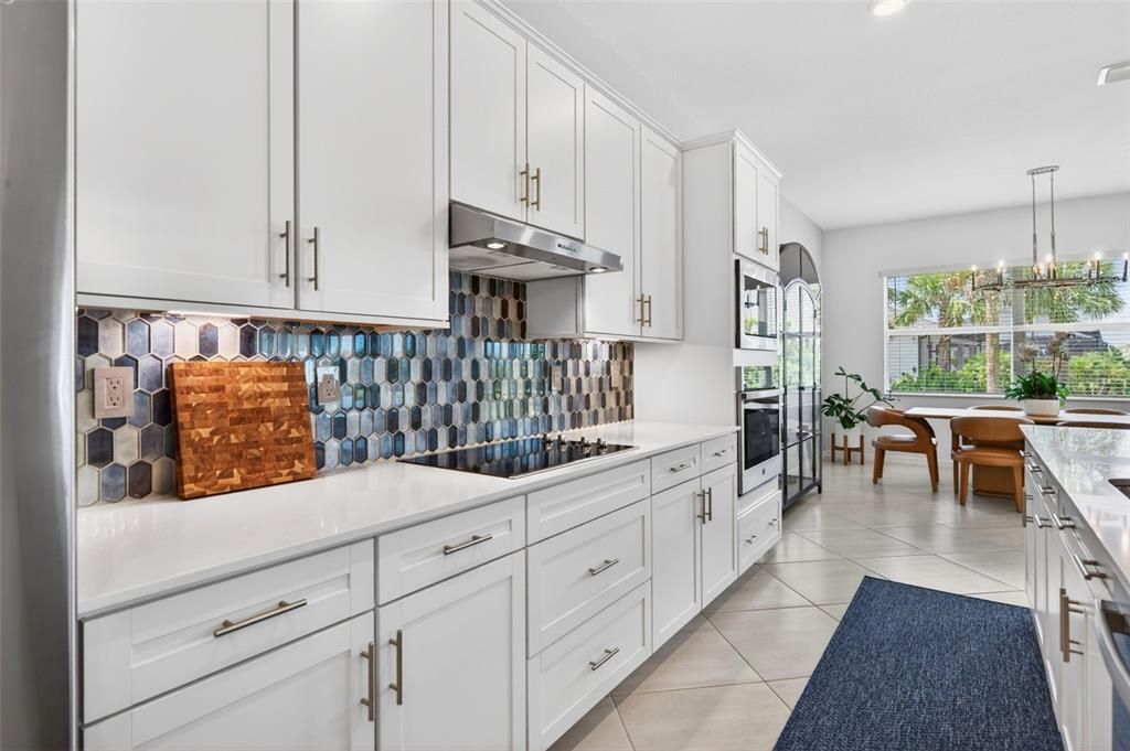 En Venta: $875,000 (3 camas, 3 baños, 2651 Pies cuadrados)