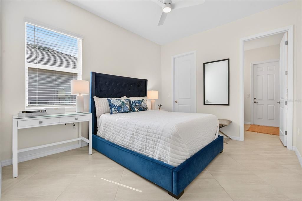 En Venta: $875,000 (3 camas, 3 baños, 2651 Pies cuadrados)