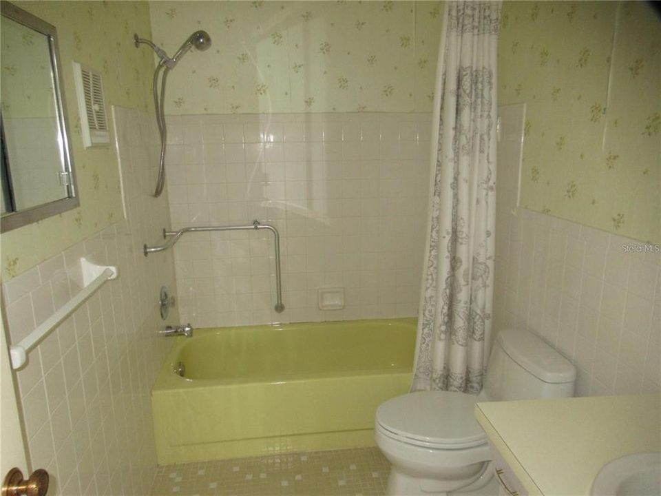 En Venta: $154,800 (2 camas, 2 baños, 1400 Pies cuadrados)