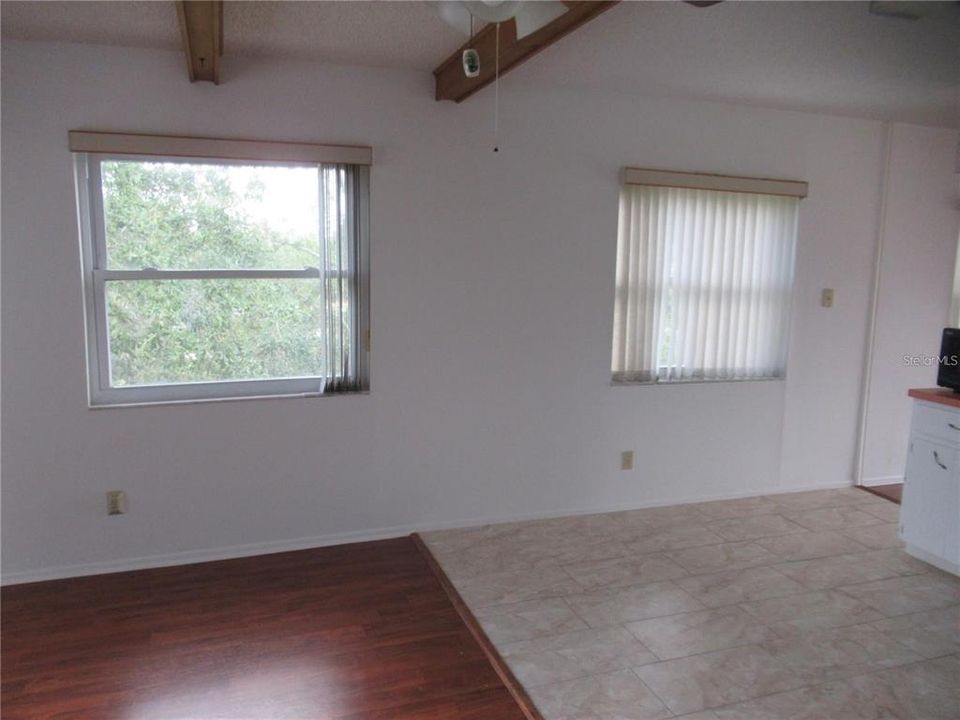 En Venta: $154,800 (2 camas, 2 baños, 1400 Pies cuadrados)