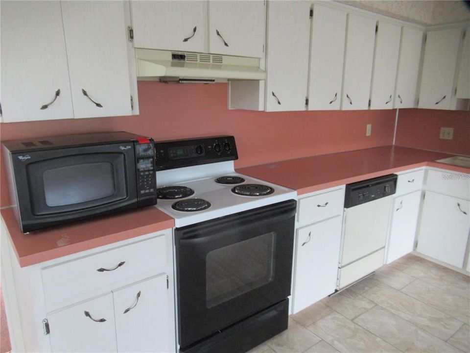 En Venta: $154,800 (2 camas, 2 baños, 1400 Pies cuadrados)