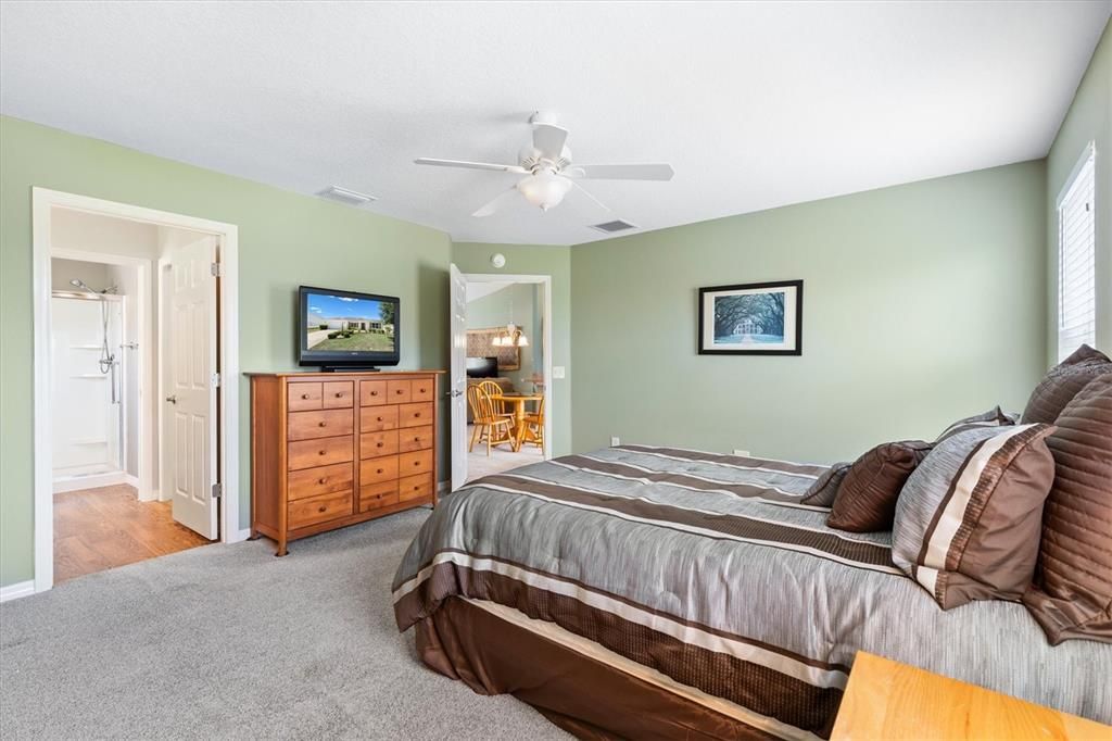 For Sale: $315,000 (3 beds, 2 baths, 1352 Square Feet)