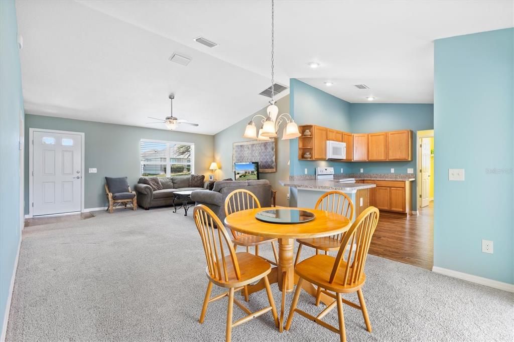 For Sale: $315,000 (3 beds, 2 baths, 1352 Square Feet)