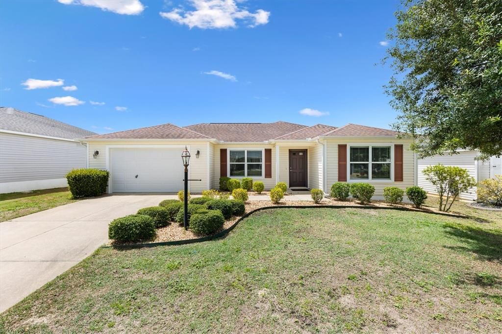 For Sale: $315,000 (3 beds, 2 baths, 1352 Square Feet)