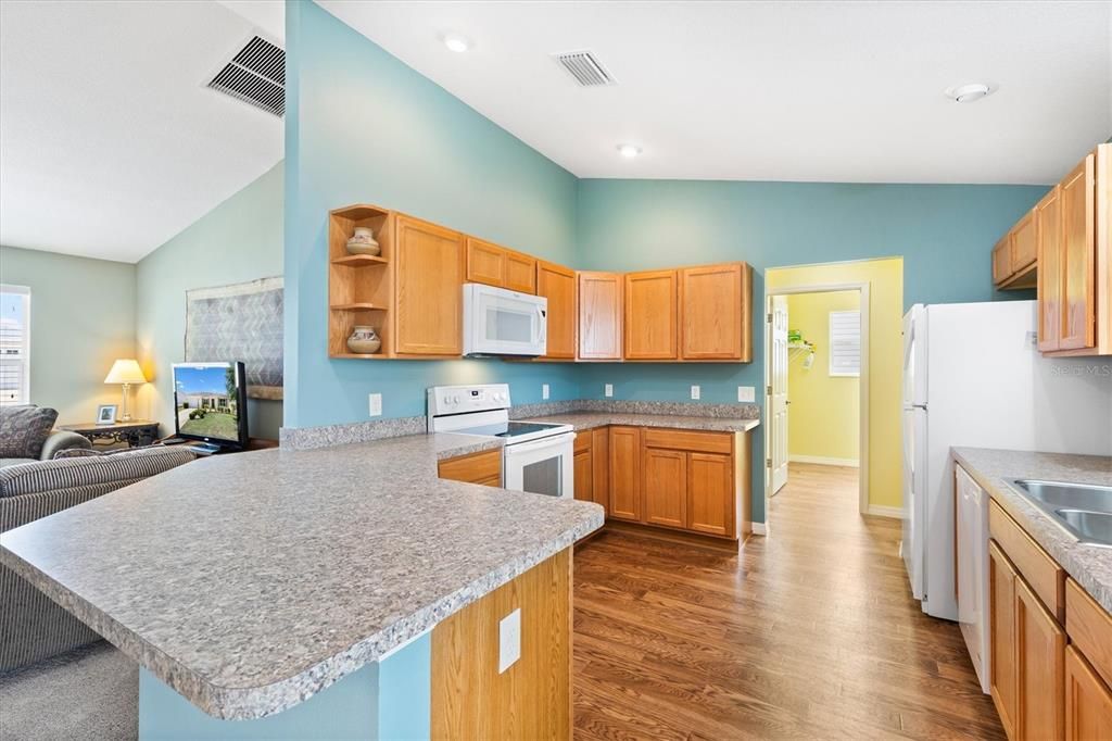 For Sale: $315,000 (3 beds, 2 baths, 1352 Square Feet)