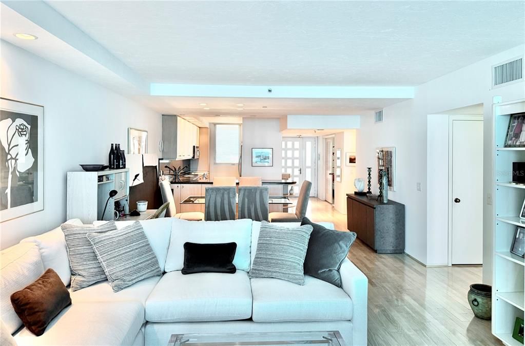 For Sale: $1,175,000 (2 beds, 2 baths, 1503 Square Feet)