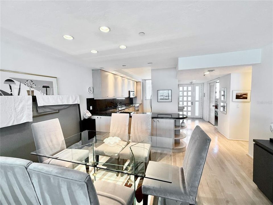 For Sale: $1,175,000 (2 beds, 2 baths, 1503 Square Feet)