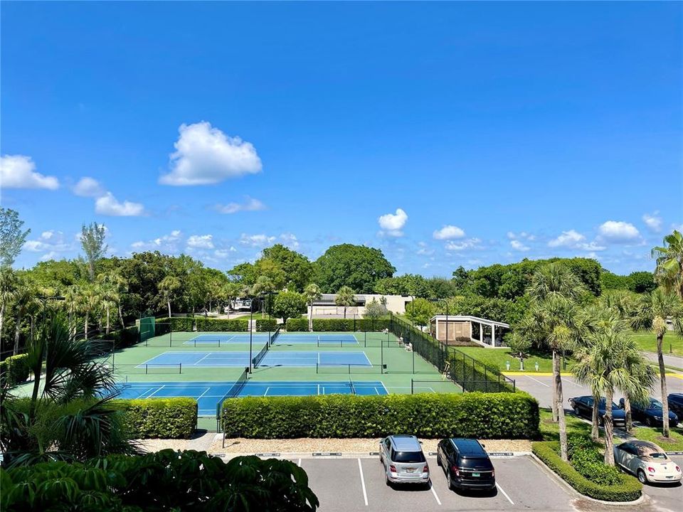 For Sale: $1,175,000 (2 beds, 2 baths, 1503 Square Feet)