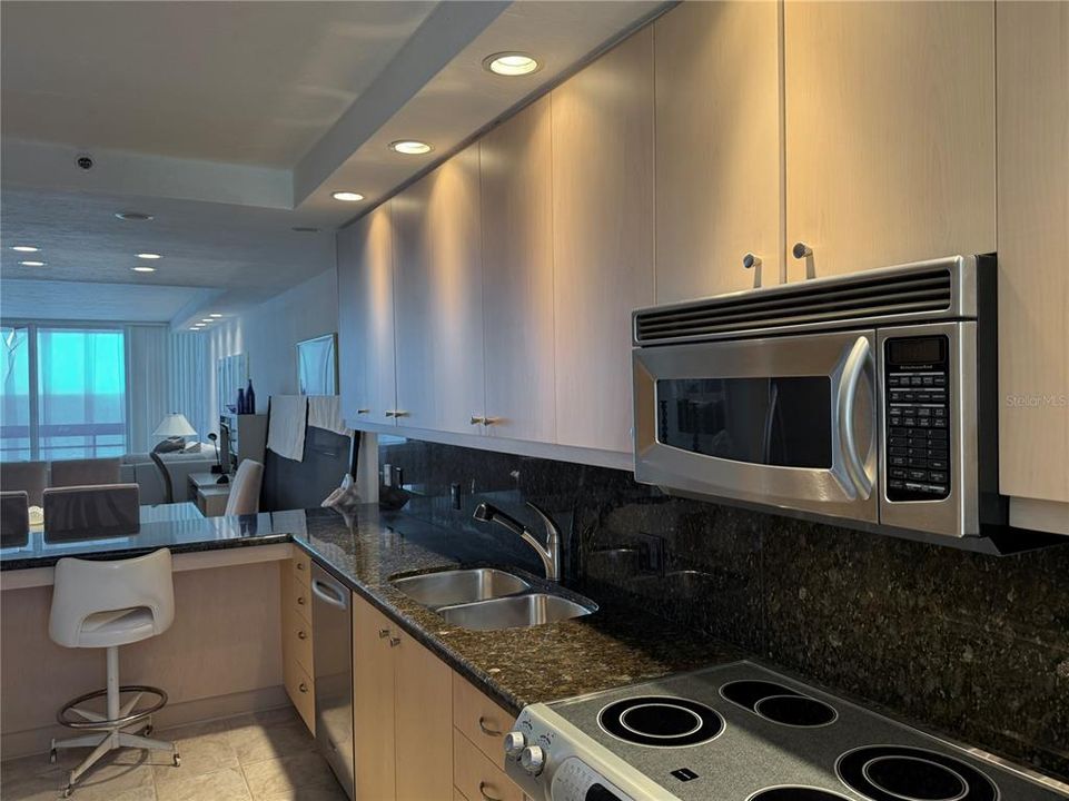 For Sale: $1,175,000 (2 beds, 2 baths, 1503 Square Feet)