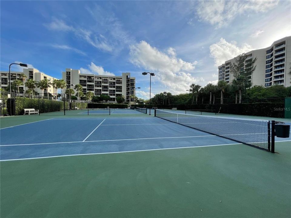 For Sale: $1,175,000 (2 beds, 2 baths, 1503 Square Feet)