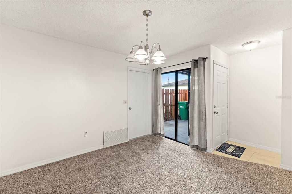 For Sale: $260,000 (2 beds, 2 baths, 1005 Square Feet)
