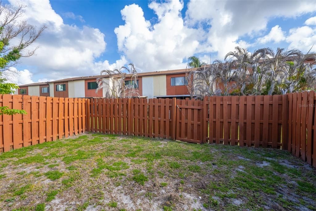 For Sale: $260,000 (2 beds, 2 baths, 1005 Square Feet)