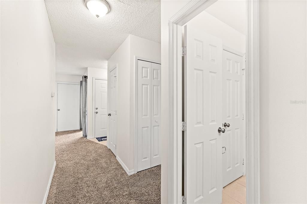 For Sale: $260,000 (2 beds, 2 baths, 1005 Square Feet)