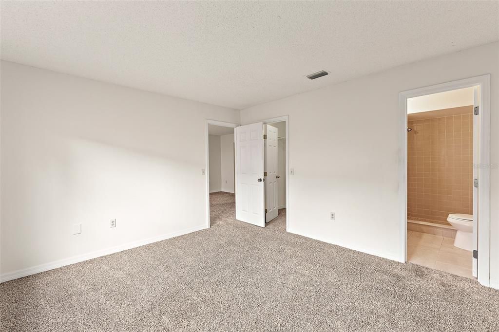 For Sale: $260,000 (2 beds, 2 baths, 1005 Square Feet)