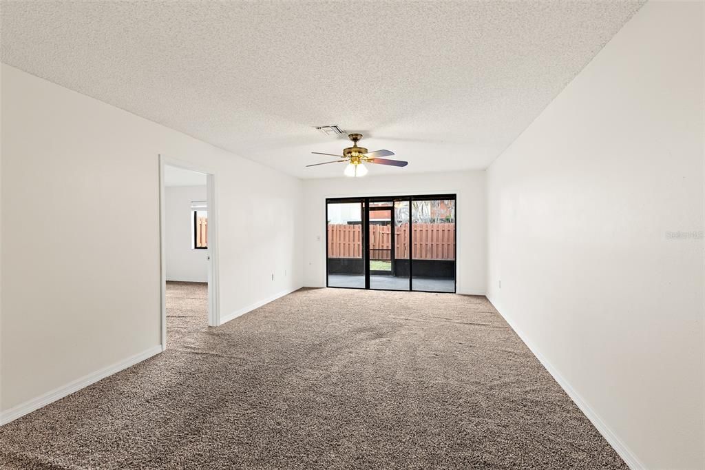 For Sale: $260,000 (2 beds, 2 baths, 1005 Square Feet)