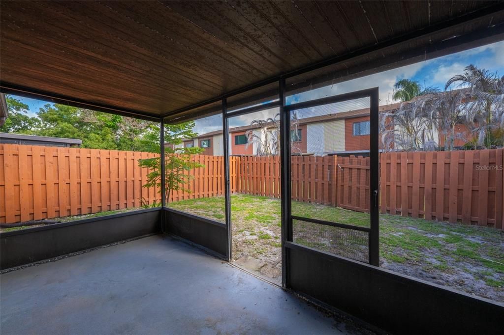 For Sale: $260,000 (2 beds, 2 baths, 1005 Square Feet)
