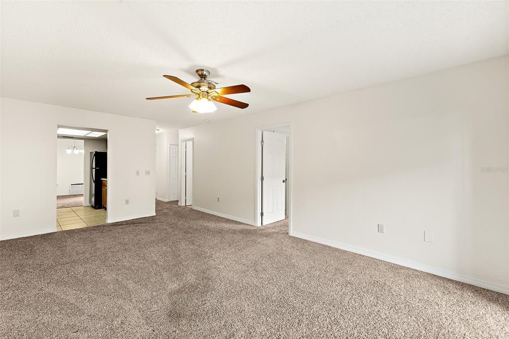 For Sale: $260,000 (2 beds, 2 baths, 1005 Square Feet)