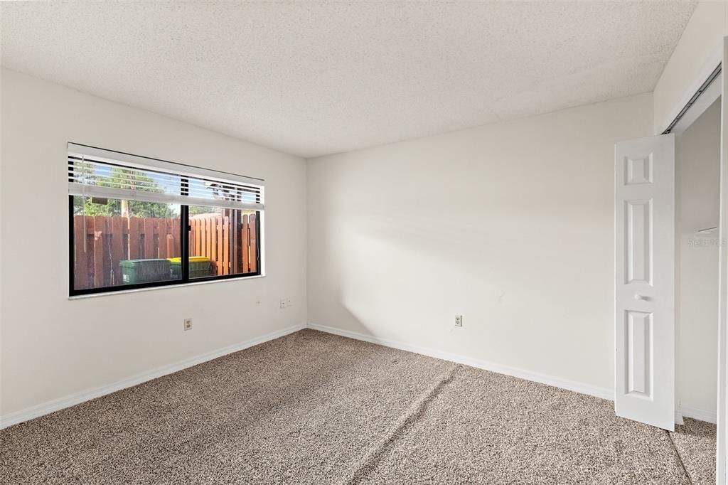 For Sale: $260,000 (2 beds, 2 baths, 1005 Square Feet)