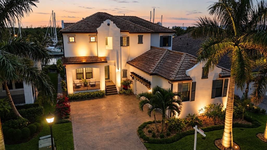 For Sale: $1,699,900 (3 beds, 3 baths, 3182 Square Feet)