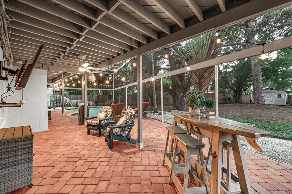 For Sale: $999,999 (4 beds, 3 baths, 2764 Square Feet)