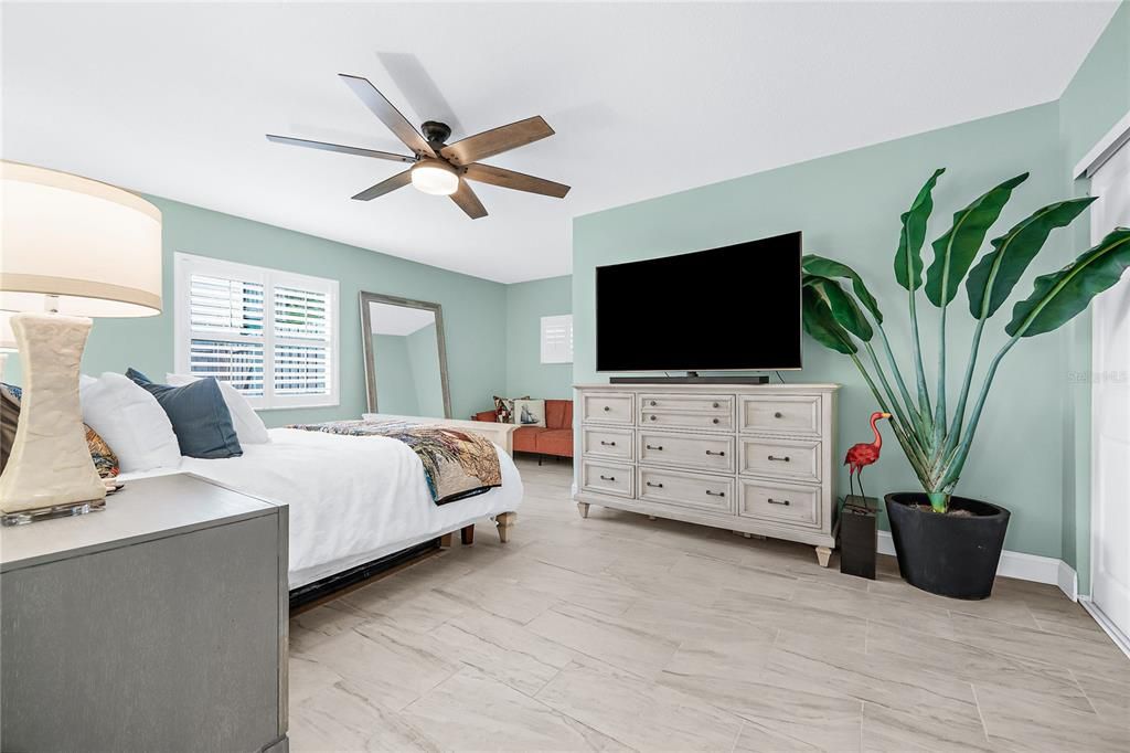 For Sale: $999,999 (4 beds, 3 baths, 2764 Square Feet)