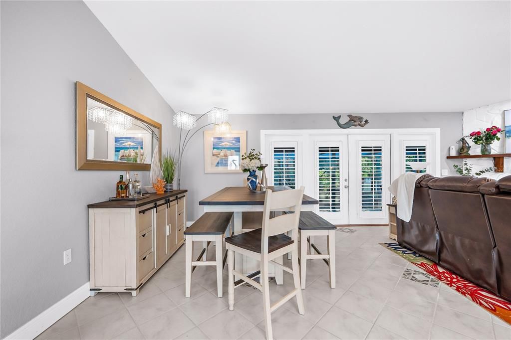 For Sale: $999,999 (4 beds, 3 baths, 2764 Square Feet)