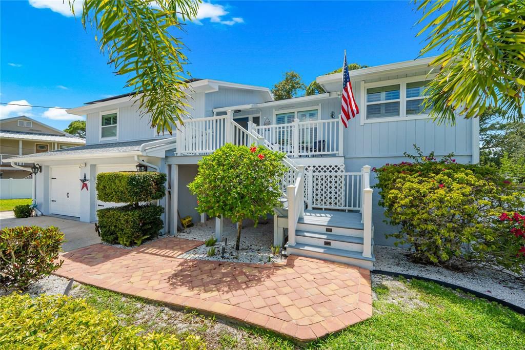For Sale: $999,999 (4 beds, 3 baths, 2764 Square Feet)